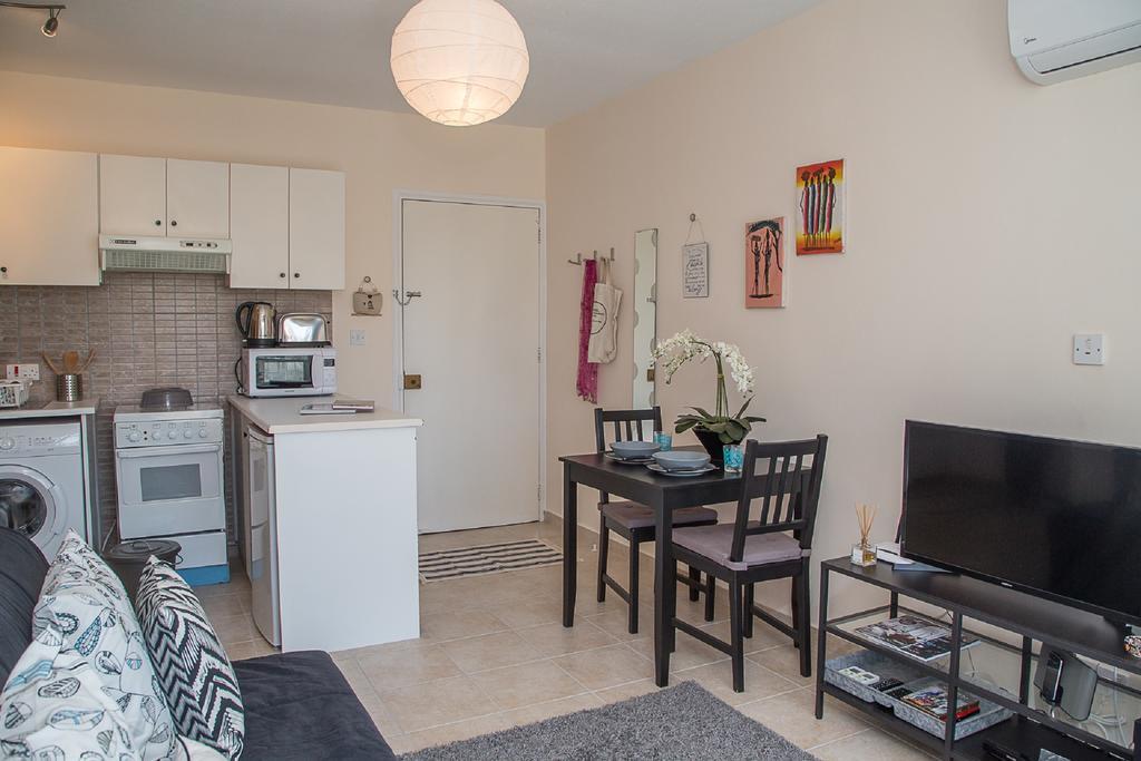 Paphos Love Hut Apartment Exterior foto