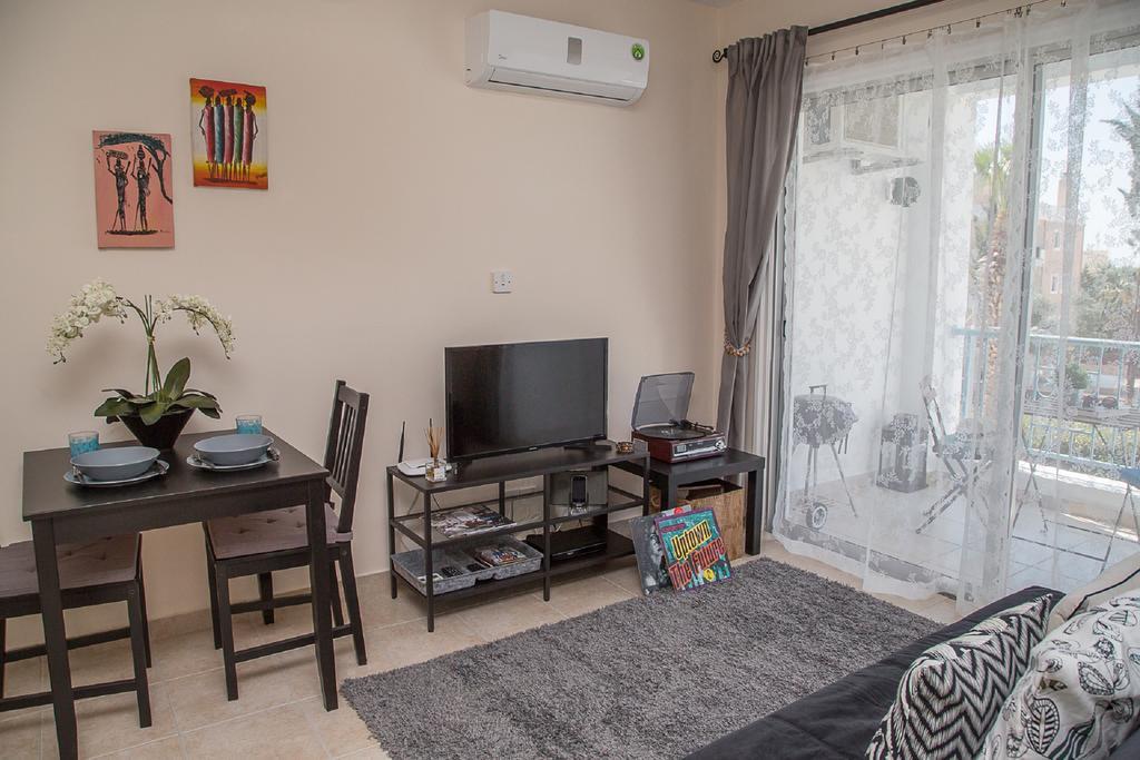 Paphos Love Hut Apartment Exterior foto